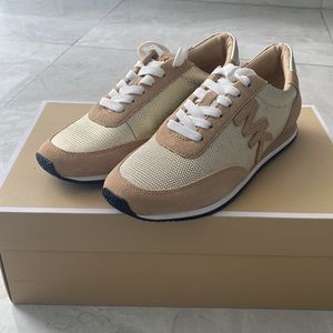 New Michael Kors women sneaker !! Never used
